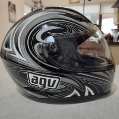 Motorcycle helmet