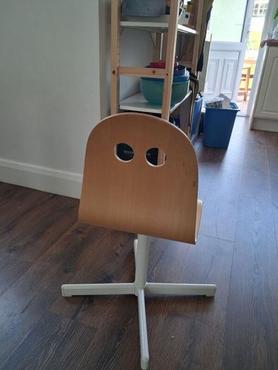 Free kids desk chair