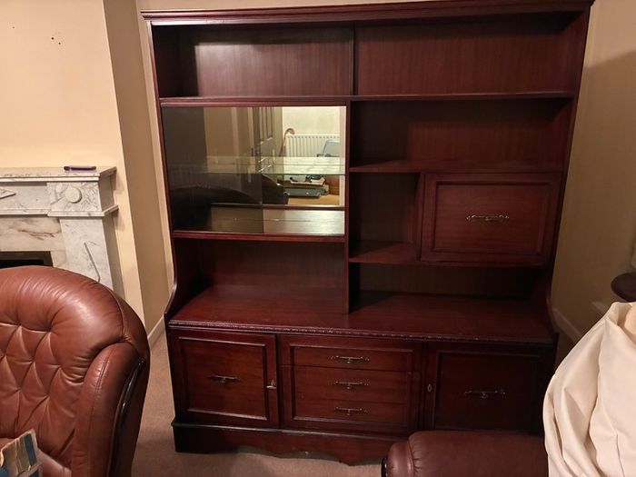 Mahogany display unit