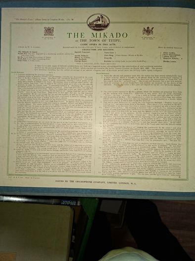 His Master's Voice record album for Gilbert & Sullivan's The Mikado. around 1926 or 1927 The set features 12" 78 RPM shellac records