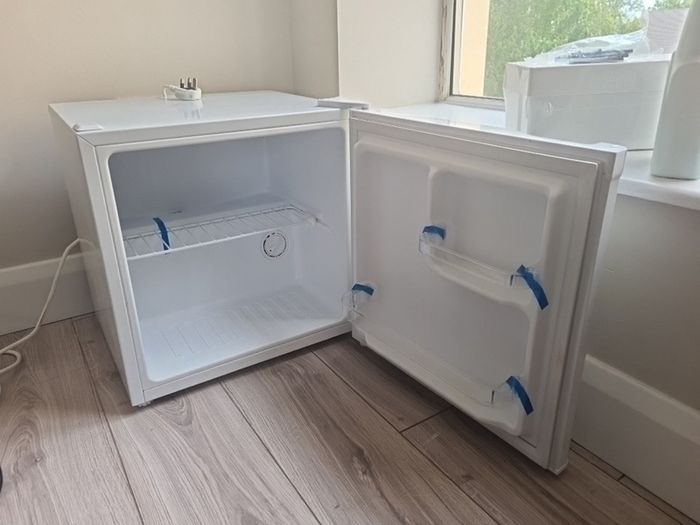 PowerPoint small fridge