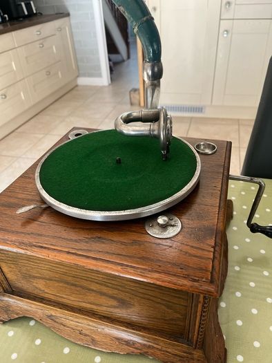 Antique Horn Gramophone
