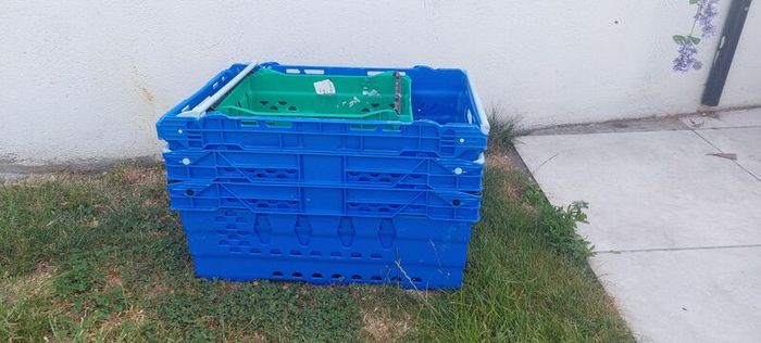 Storage crates
