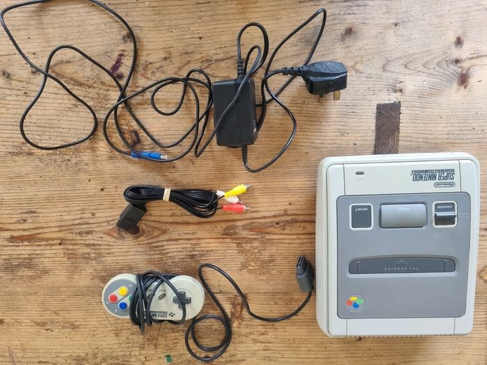 Nintendo SNES SNSP-001A UKV PAL Console and Controller Faulty / For Repair