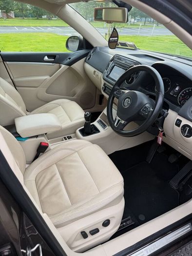 Volkswagen Tiguan 2015 - low KM