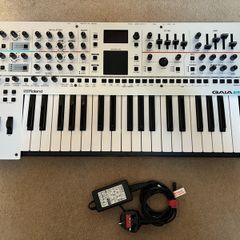 Synth / Groovebox / Drum machine / Sampler / Pedal sale