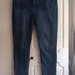 High Waist Distressed Jeans with turnup.