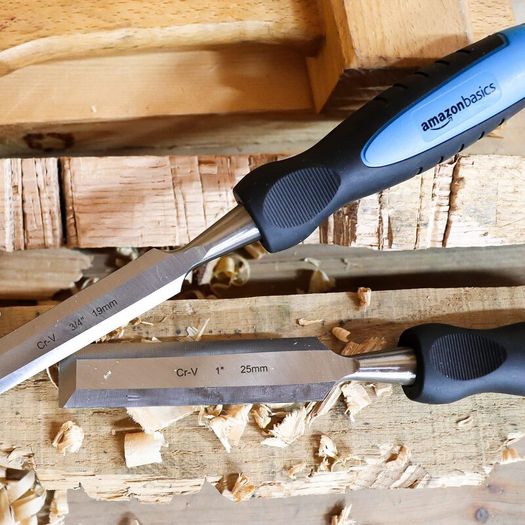 4 Piece Sturdy Chrome Vanadium Steel Woodworking Wood Chisel Set (13mm - 32mm), Plastic Handles with Carry Pouch