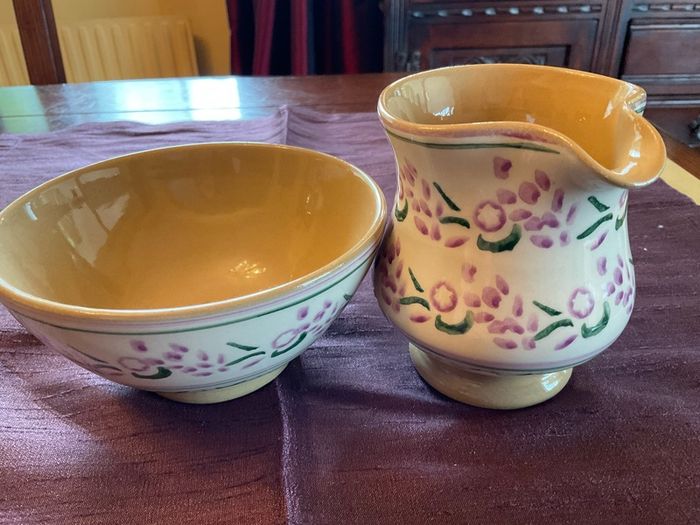 Nicholas Mosse Reduced Lavender creamer and sugar bowl set .
