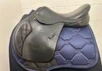 Black Country Quantum Jump Medium/Medium Wide 17.5