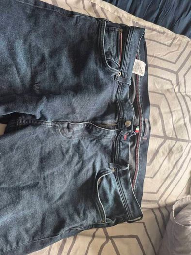 tommy hilfigure jeans