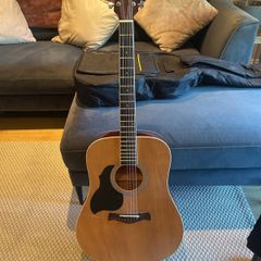 left handed acoustic guitar
