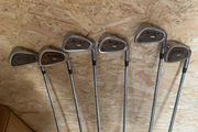Wilson's staff X-31 irons golf clubs (RH)(P,S,5,6,4,9)