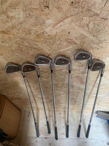 Wilson's staff X-31 irons golf clubs (RH)(P,S,5,6,4,9)