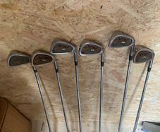 Wilson's staff X-31 irons golf clubs (RH)(P,S,5,6,4,9)