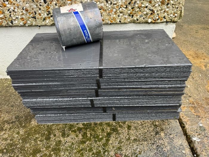 Slates - Berona Std Black 600 X 300 and lead