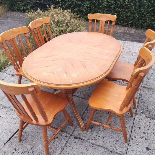 Oak table and 6 chairs