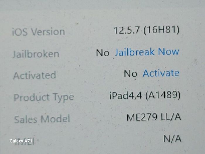 Apple Ipad Mini 2nd Generation 16GB Silver, Excellent cosmetic condition, Activation Locked, for parts or repair