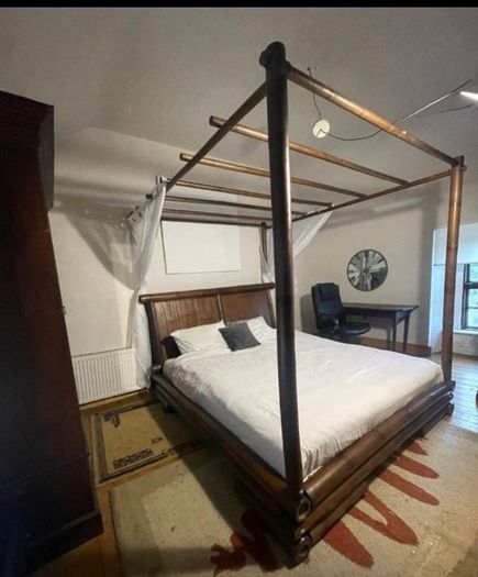 Super king 4 poster bed
