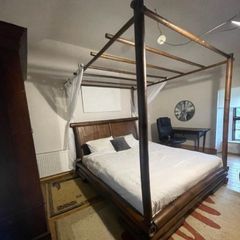 Super king 4 poster bed