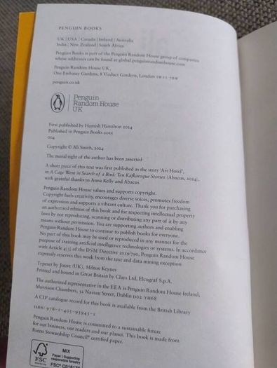 Ali Smith Gliff 2025 penguin books in good condition FREE STANDARD POSTAGE INCLUDED