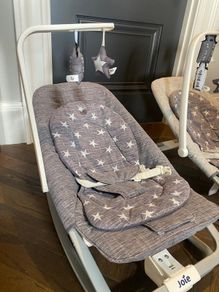 Joie Bouncer. 25 euro, With Soothing Vibrate feature, Nature sounds and Lullabies