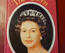 Her Majesty The Queen/ 1st edition/ Ladybird/ 1983