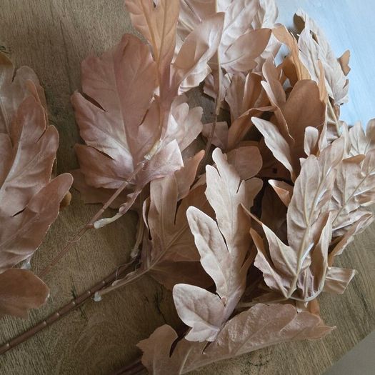 Artificial autumn leave stems