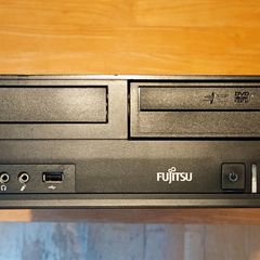 Fujitsu desktop PC Windows 11