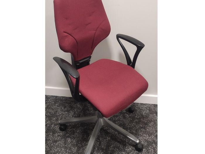 Premium ergonomic Swiss computer chair Giroflex 64-7078