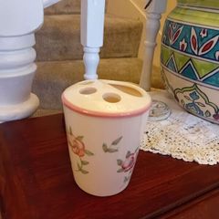 Porcelain Vintage Toothbrush Holder