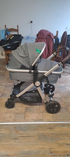 Panorama XTi by Babylo 2-in-1 Travel System with EnfaSafe i-Size R129 Car Seat Granite. Buggy/Pram & Carseat