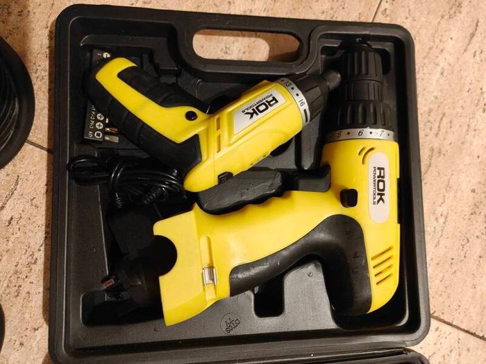 Electric screwdriver set