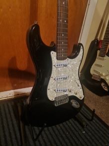 fender squier strat std (Wilkinson scratchplate)
