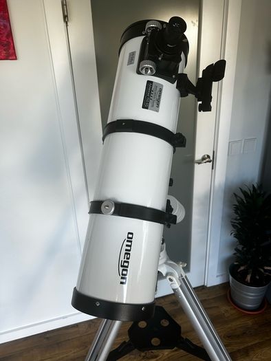 Omegon Advanced 150EQ Reflector Telescope, Like New