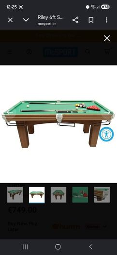 Snooker / pool table