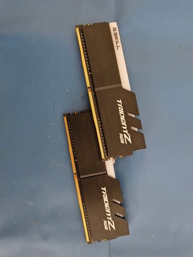 DDR4 16gb (2x8gb) 3000 mhz cl 15 Intel XMP 2.0