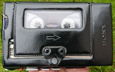 SONY TCM-141 MADE IN JAPAN CASSETTE RECORDER (plays music perfectly, doesn't rewind the tape)