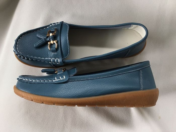 Ladies Brand New Blue Leather Moccasin Shoes Size 8 or 42
