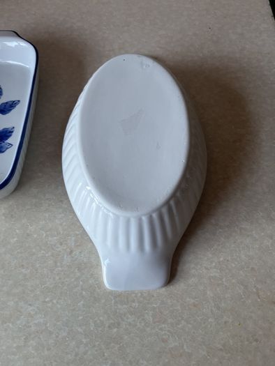 Oven to Table 2Colbalt/White Serving Dushes