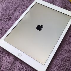 iPad 2019 6th Gen 128gb with charger and case