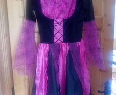 halloween costumes women. Size medium