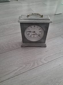 mantlepiece clock
