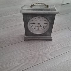 mantlepiece clock