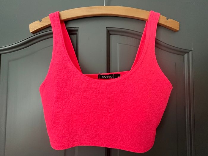 BOOHOO ladies pink vest crop size 8/10