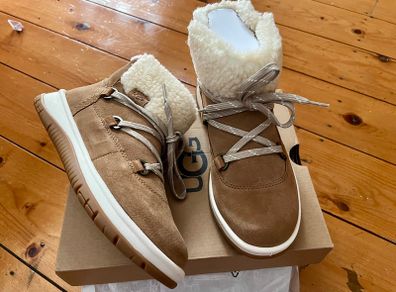 UGG lakesider boots