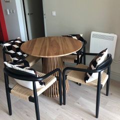 Dining table and 4 chairs