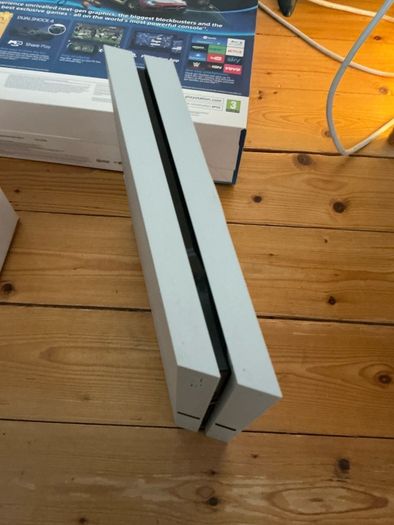 PS4 Console Boxed Glacier White With Additional Controller