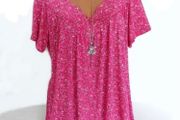 BNWOT Gorgeous Pink Floral Short Sleeved Top Size 5XL