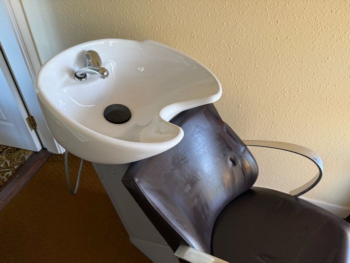 Hairdressing  wash basin and mirror unit